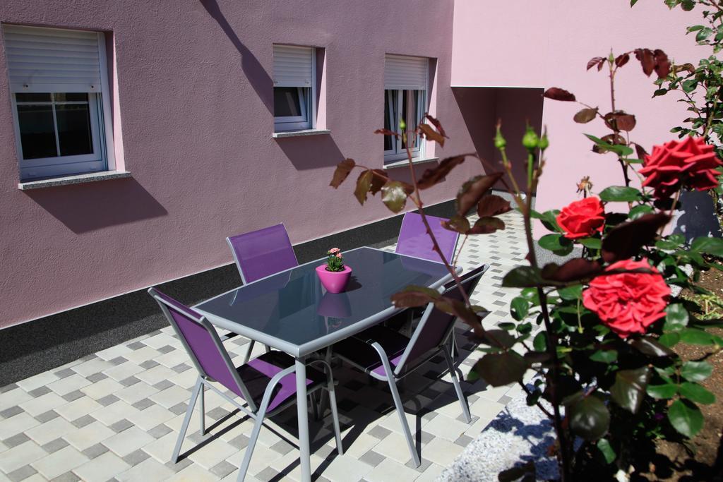 Apartments Fiora Premantura Exterior photo